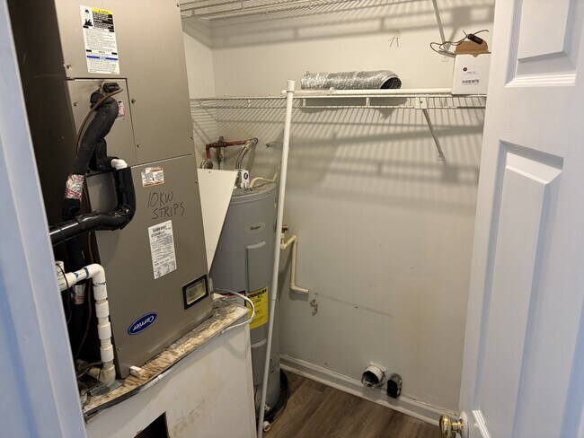 Building Photo - 1034 Stones Throw Dr NW
