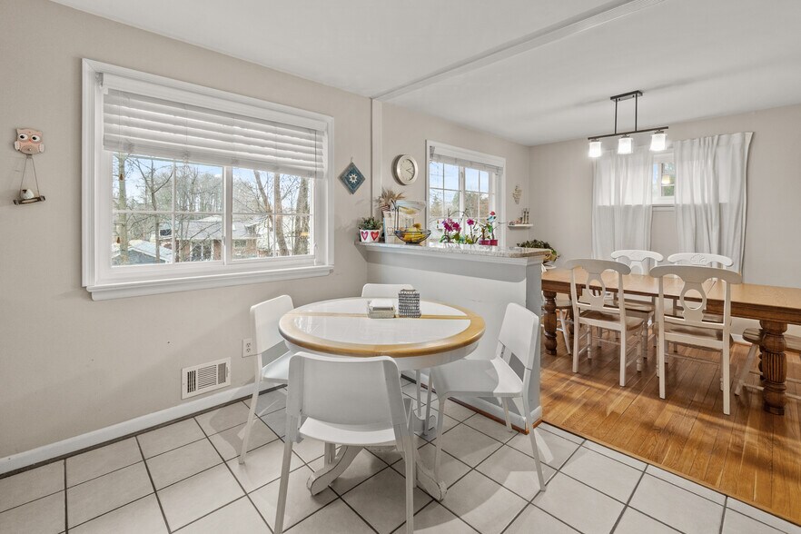 Building Photo - 212 Rollins Ave