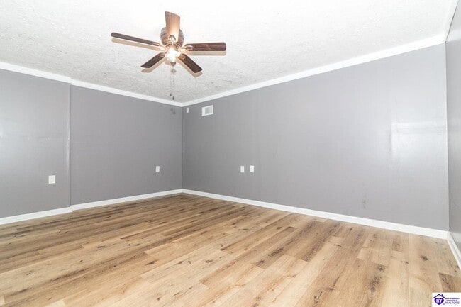 Building Photo - 214 Eagle Way