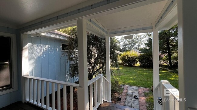 Building Photo - 905 Van Ave