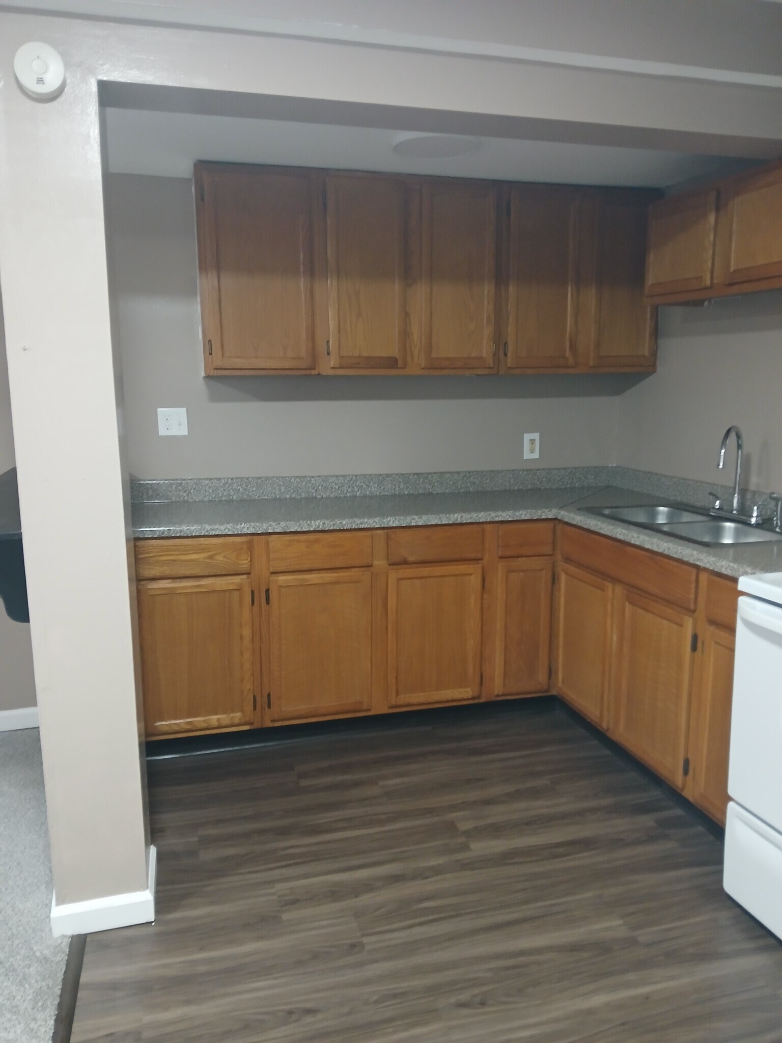 Building Photo - 216 N Main St