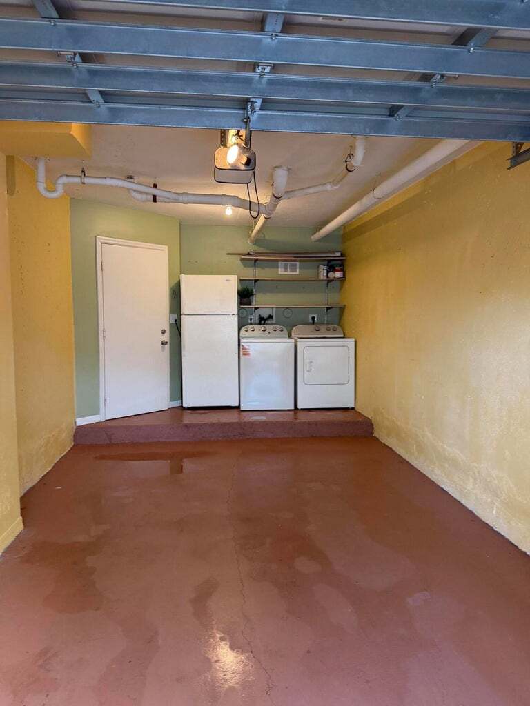 Building Photo - 1500 Crestwood Ct S