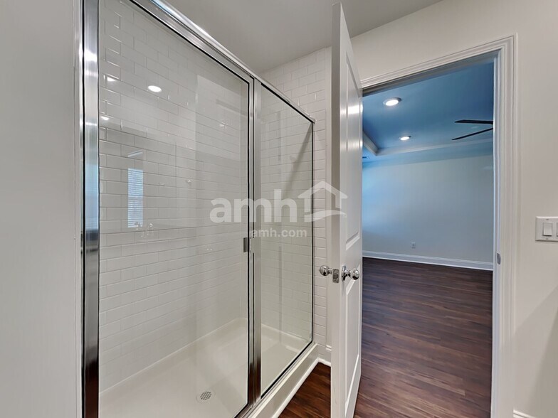 Building Photo - 127 Anthurium Dr