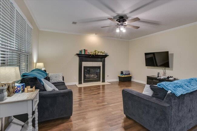 Building Photo - 5 bedroom/3.5 bathroom home in Evans with ...