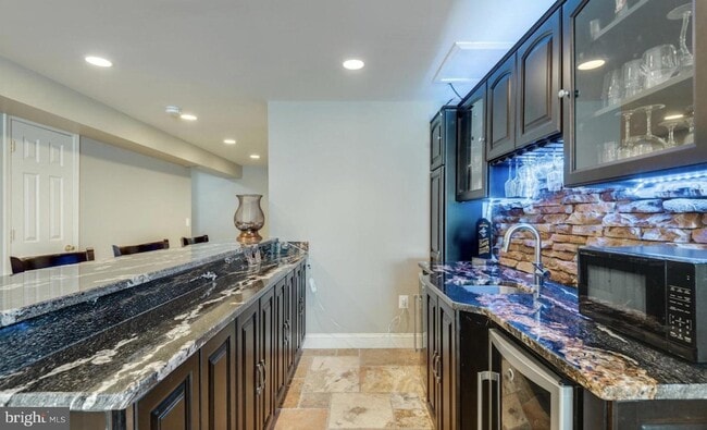 Building Photo - 21201 Sundial Ct