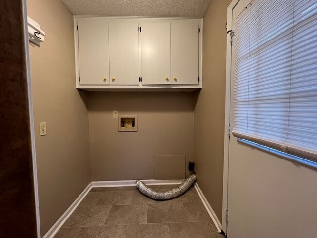 Building Photo - Home for rent in Prattville