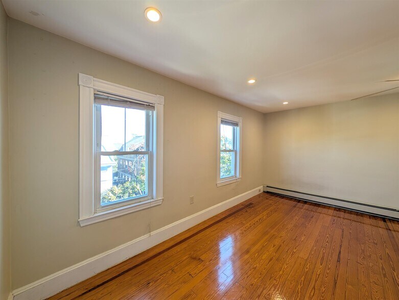 Building Photo - 41 Bay State Ave