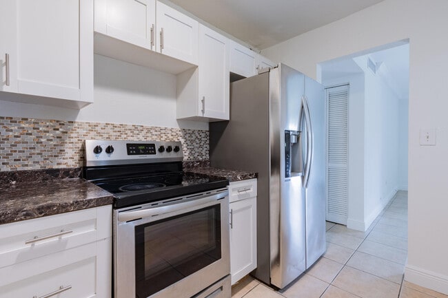 Building Photo - 9459 SW 76th St