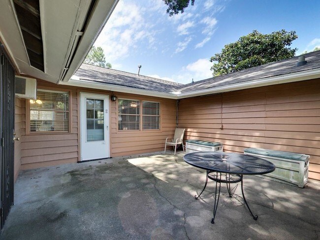Building Photo - 5147 Indigo St