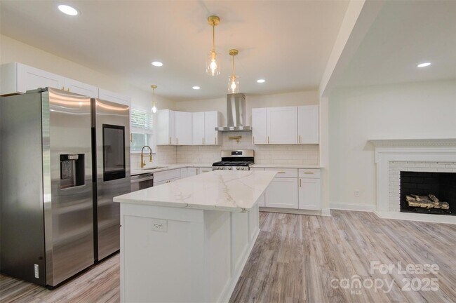 Building Photo - 3900 Rhodes Ave