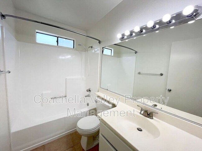 Building Photo - 74475 Driftwood Dr