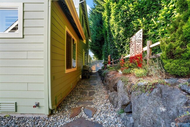 Building Photo - Elegant 3 Bedroom Home in Harbor Crossing ...