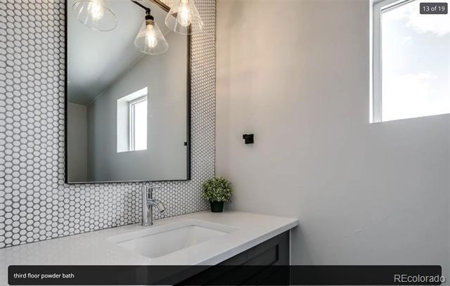 Building Photo - 1442 Zenobia St