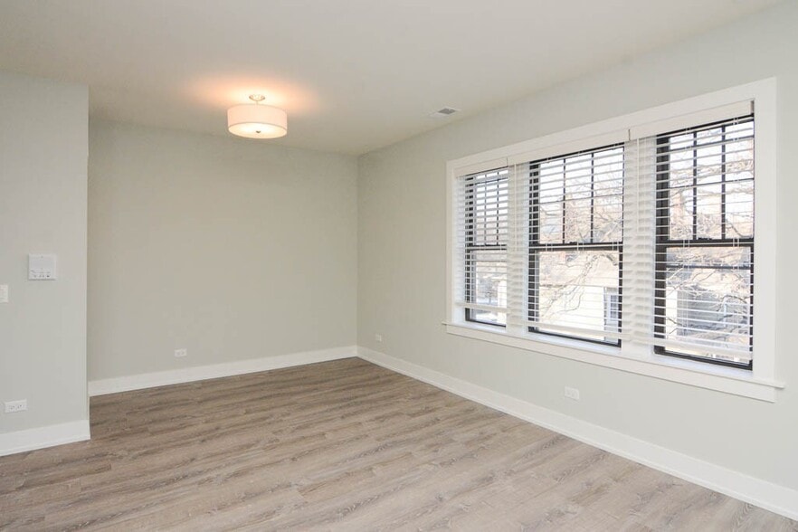 Building Photo - 818 Crain St