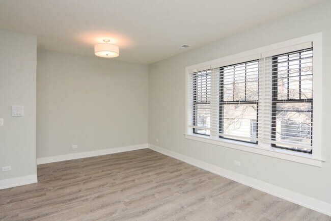Building Photo - 919 Crain St