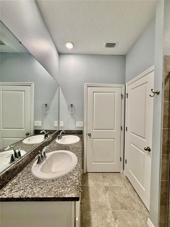 Building Photo - 7620 Stonebrook Cir