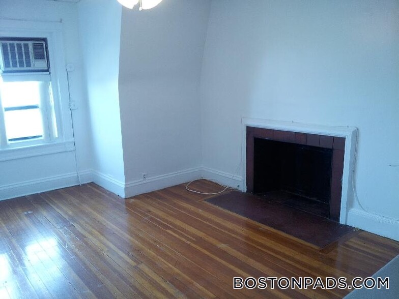 Primary Photo - 91 Westland Ave
