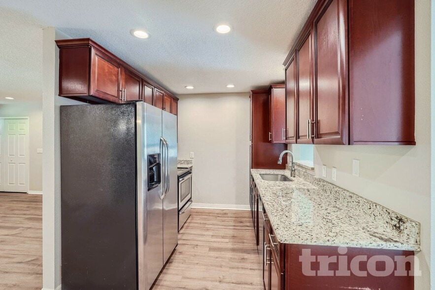 Building Photo - 2705 Knollwood Trail