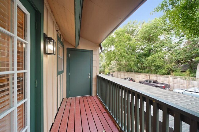 Building Photo - 8285 Kingsbrook Rd