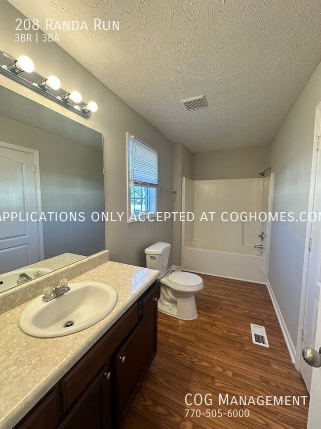 Building Photo - 208 Randa Run