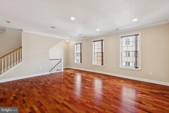 Building Photo - 105 Captains Way