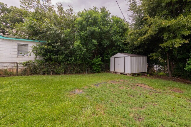 Building Photo - Charming Restored home in Bibb City