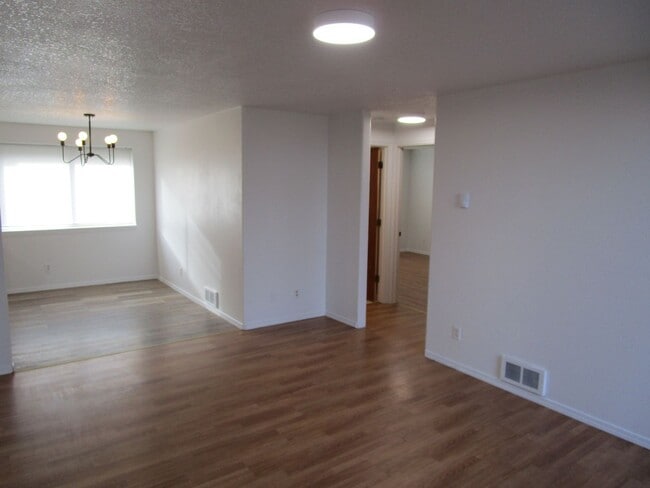 Building Photo - *PRICE IMPROVEMENT* 2 Bedroom Duplex Near ...