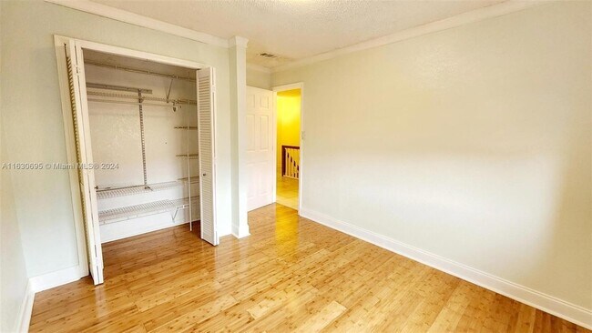 Building Photo - 6516 SW 41st Ct