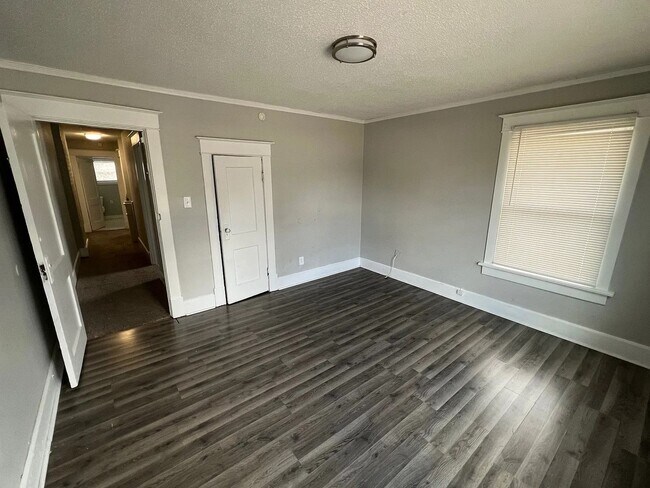 Building Photo - 3420 Clifton St