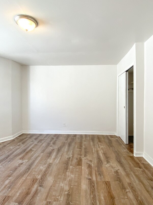 Building Photo - 723 Taylor Ave