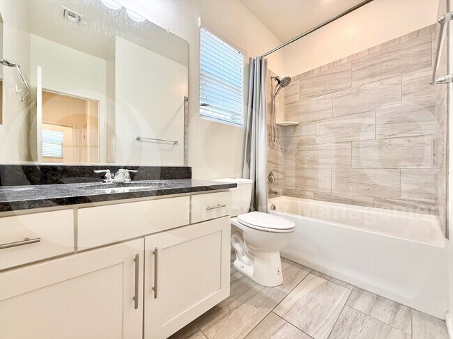 Building Photo - 3726 E Dogwood Dr