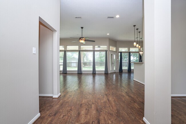 Building Photo - 105 Lawrence Marshall Dr