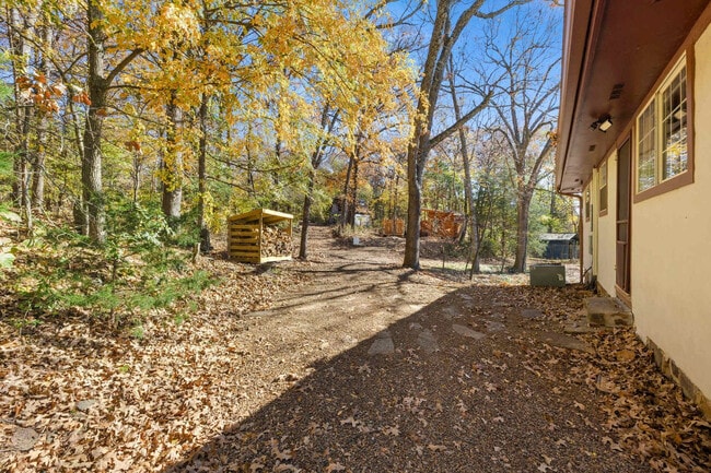 Building Photo - 17097 Lake Sequoyah Dr