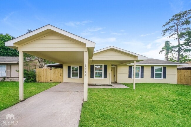 Building Photo - 9715 Courben Ln