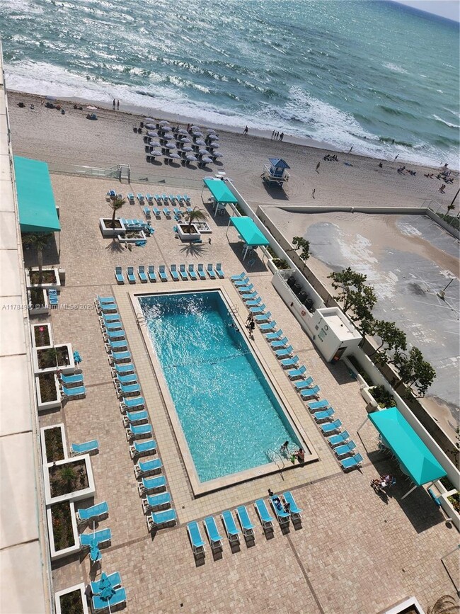 Building Photo - 3725 S Ocean Dr