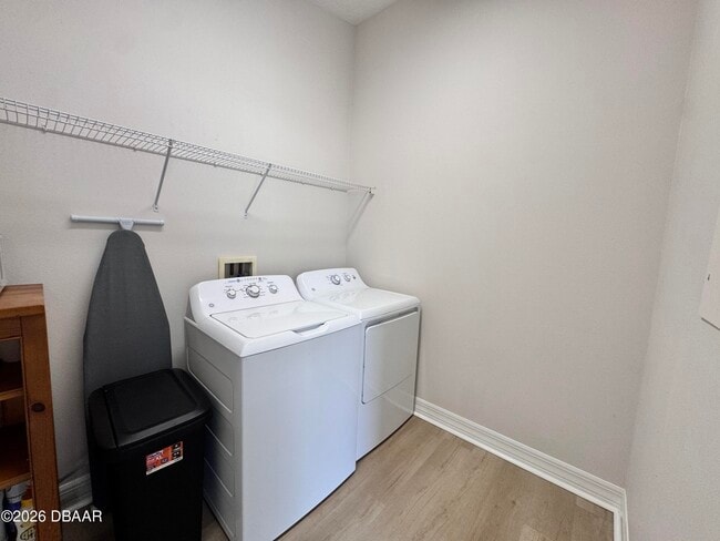 Building Photo - 1419 Coconut Palm Cir