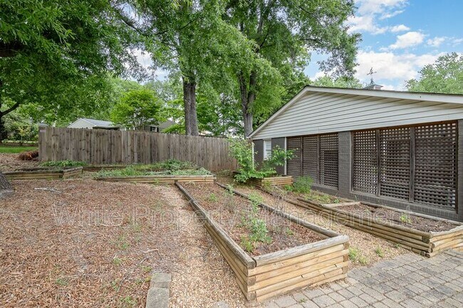 Building Photo - 4643 Addison Drive