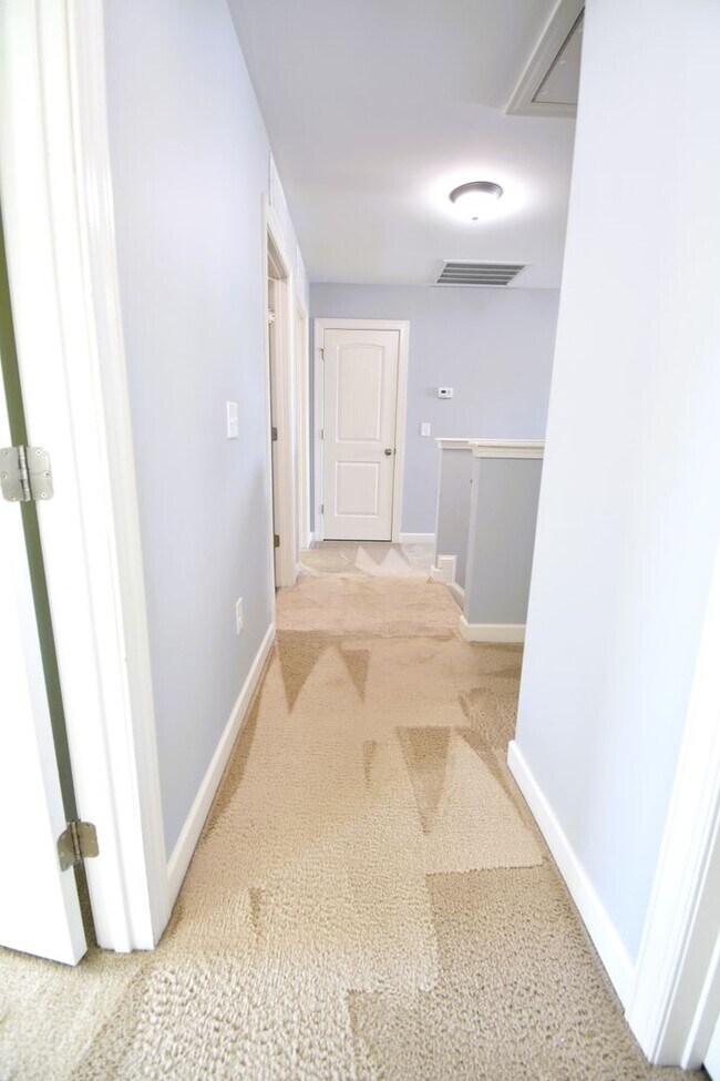 Building Photo - 54 Pittfield Run