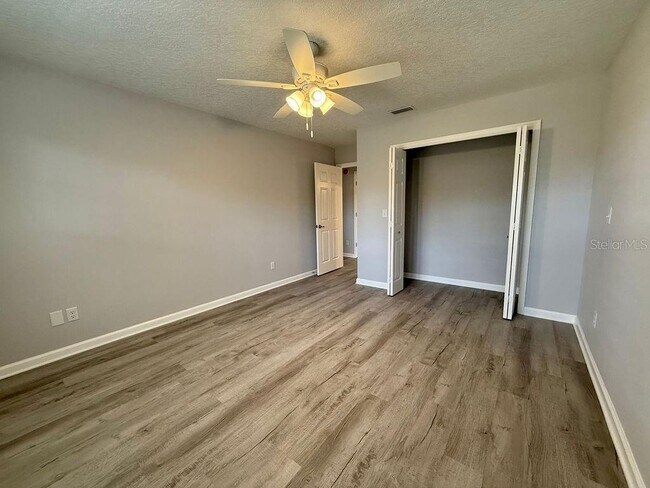 Building Photo - 2410 S Glen Eagles Dr