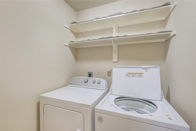 Building Photo - 605 Pinto Springs Ln