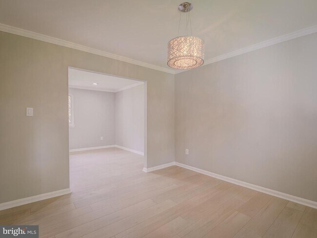 Building Photo - 6812 Landor Ln