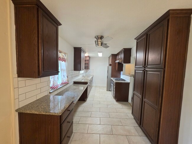 Building Photo - 3907 Grapevine St