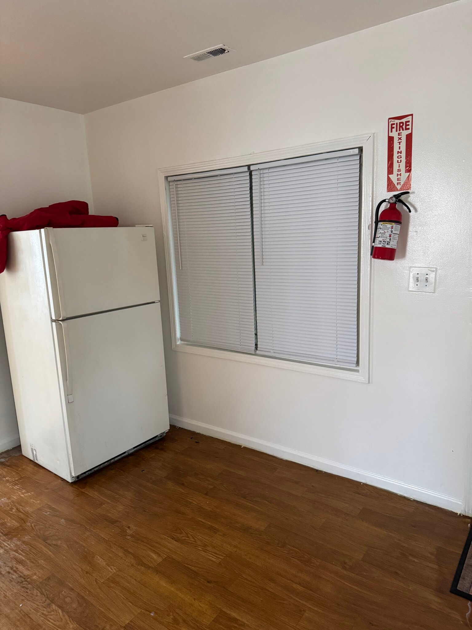 Building Photo - 2352 Poland St