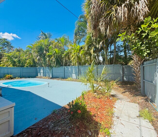 Building Photo - 1735 Michigan Ave NE