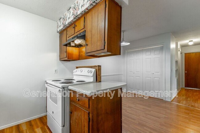 Building Photo - 161 Knollwood Dr