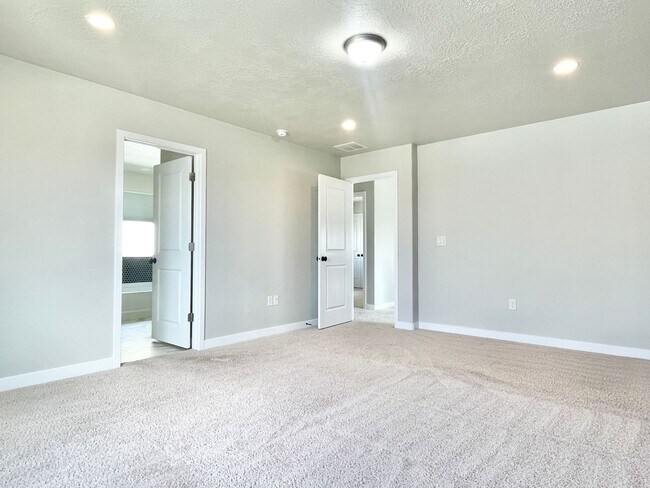 Building Photo - Modern Herriman Home at Big Bend Park!