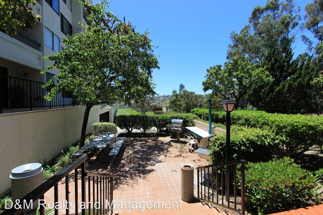Building Photo - 2 br, 2 bath House - 11233 Tierrasanta Blv...