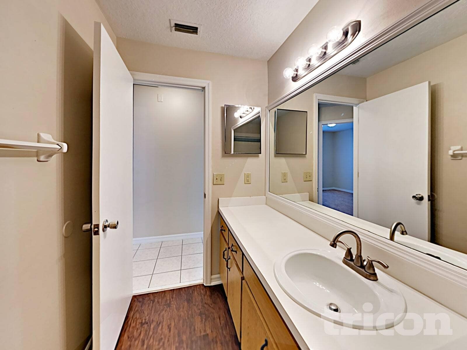 Building Photo - 2543 Hendricks Terrace