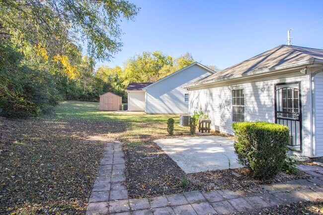 Building Photo - 2029 Williams Valley Dr