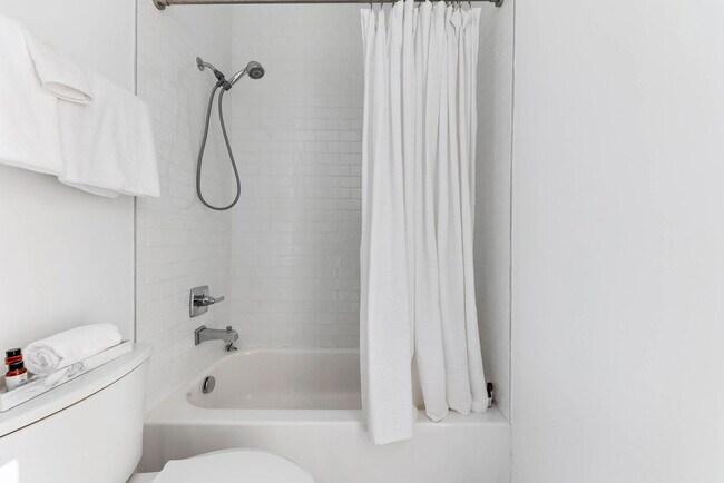 Building Photo - 1114A Wade Ave